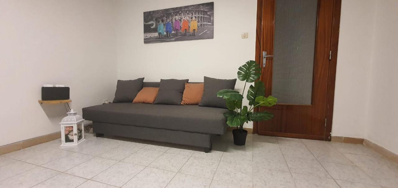 Chafbius Saint Remy Villa Cagliari Exteriör bild